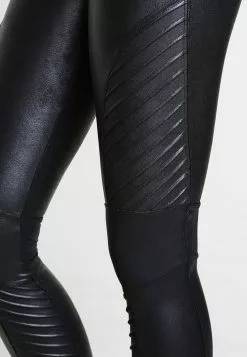 Spanx FAUX LEATHER MOTO LEGGINGS - Leggings - Strümpfe - Very Black -Spanx Verkaufsshop 1b964b4b0f7c40339850ccdbb7e882e4