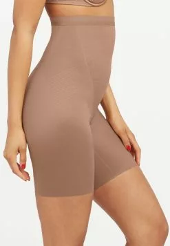 Spanx THINSTINCTS® 2.0 HIGH-WAISTED MID-THIGH SHORT - Shapewear - Café Au Lait -Spanx Verkaufsshop 2ef820f8d1f347af87ebe9edcb79fb17