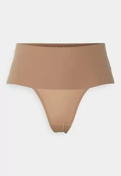 Spanx String - Café Au Lait 10 Spanx String - Café Au Lait -Spanx Verkaufsshop 319286405c694169853698f893522c16