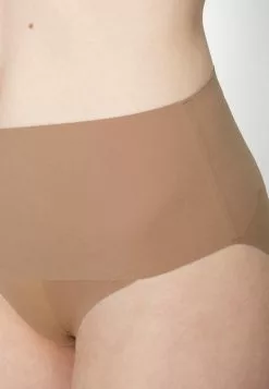 Spanx UNDIETECTABLE BRIEF - Shapewear - Cafe Au Lait -Spanx Verkaufsshop 4e20d481d40c4231bc03f7e4a72af3b8