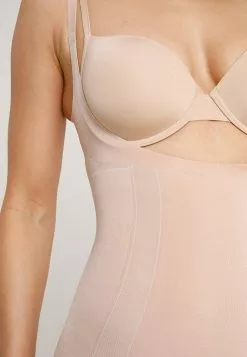 Spanx ONCORE OPEN-BUST MID-THIGH BODYSUIT - Body - Soft Nude -Spanx Verkaufsshop 6b689a58fd5f4f6ba3c489f4508e530c
