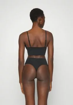 Spanx COTTON COMFORT THONG - String - Black -Spanx Verkaufsshop 98f37956889741c0967981240e0cd3f4