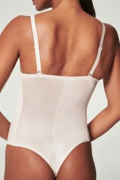 SPANX Bauchformender Tanga-Body Aus Satin, Weiß -Spanx Verkaufsshop C37106s5