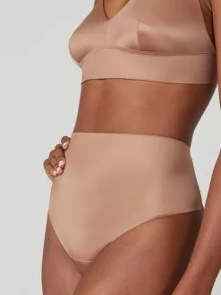 Spanx Shaping Satin Shaping-String, Satin-Finish -Spanx Verkaufsshop Spanx Shaping Satin Shaping String Satin Finish beige 40063R CAFe AU LAIT 3