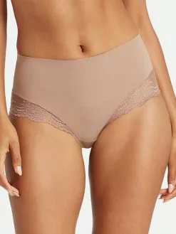 Spanx Undie-Tectable Shaping-Panty Mit Spitze