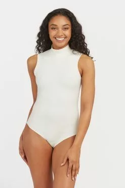 Spanx Suit Yourself Figurformender, ärmelloser Body Mit Rippung Und Stehkragen, Weiß