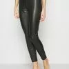 Spanx LEATHER-LIKE ANKLE SKINNY PANT - Leggings - Strümpfe - Classic Black -Spanx Verkaufsshop a9891cdb699a4616ab9e0f6129382827
