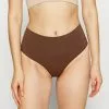 Spanx EVERYDAY SHAPING THONG - String - Chestnut Brown -Spanx Verkaufsshop bface30ed3bc4095abd3d6c77ba828a2