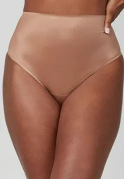 Spanx SHAPING - String - Cafe Au Lait -Spanx Verkaufsshop e5867fa945164cd4a61704a7e06db54b 1