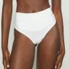 Spanx COTTON COMFORT THONG - String - White -Spanx Verkaufsshop f5c6155e43aa4edbaccc368b691123cc